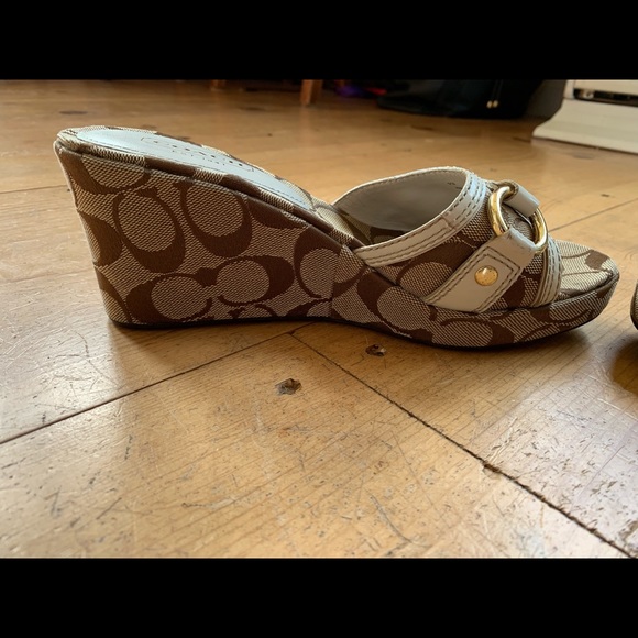 Size 7 Coach Wedge - Picture 1 of 4